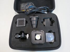 Lume cube lighting with accessories in case model LC-V2 175922-1