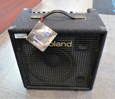 Roland KC-300 Mixing Keyboard Amplifier