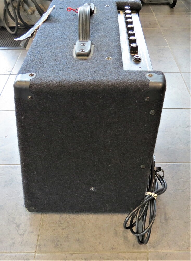 Roland KC300 Mixing Keyboard Amplifier Fastcash Pawn & Checkcashers