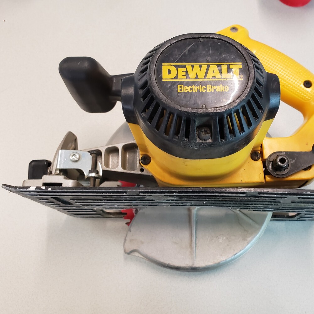 Dewalt Dw362 15 amp 7 1/4" Circular Saw with Electric Brake Fastcash