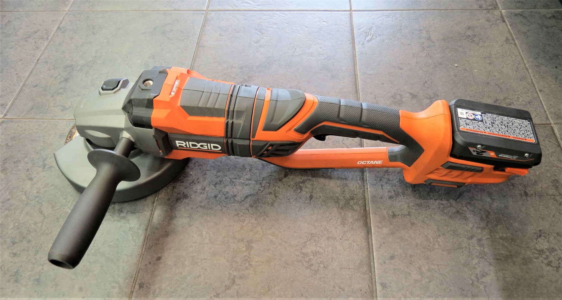 Ridgid R88040 Rotating Angle Grinder with 2 Batteries & Charger