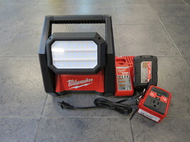 Milwaukee Dual Power Flood Light & Top Off Power Supply with 2 Batteries 