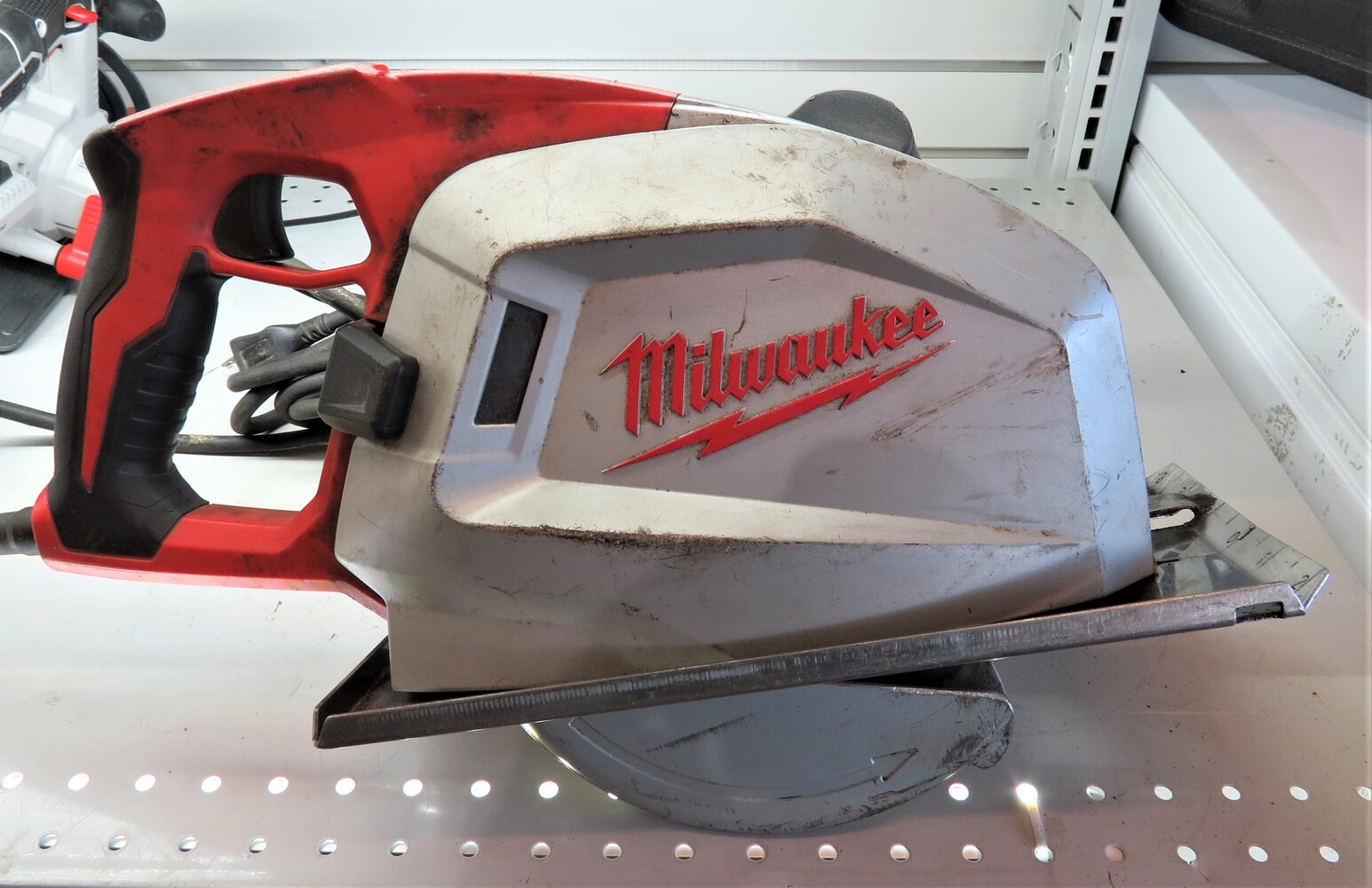 Milwaukee 8" Metal Cutting Saw Model 637020 Fastcash Pawn & Checkcashers