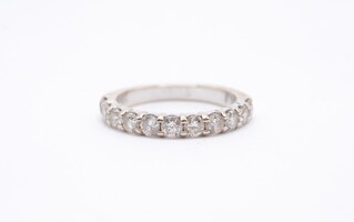 14k White Gold Round Diamond Band Ring .77 CTTW Size 7