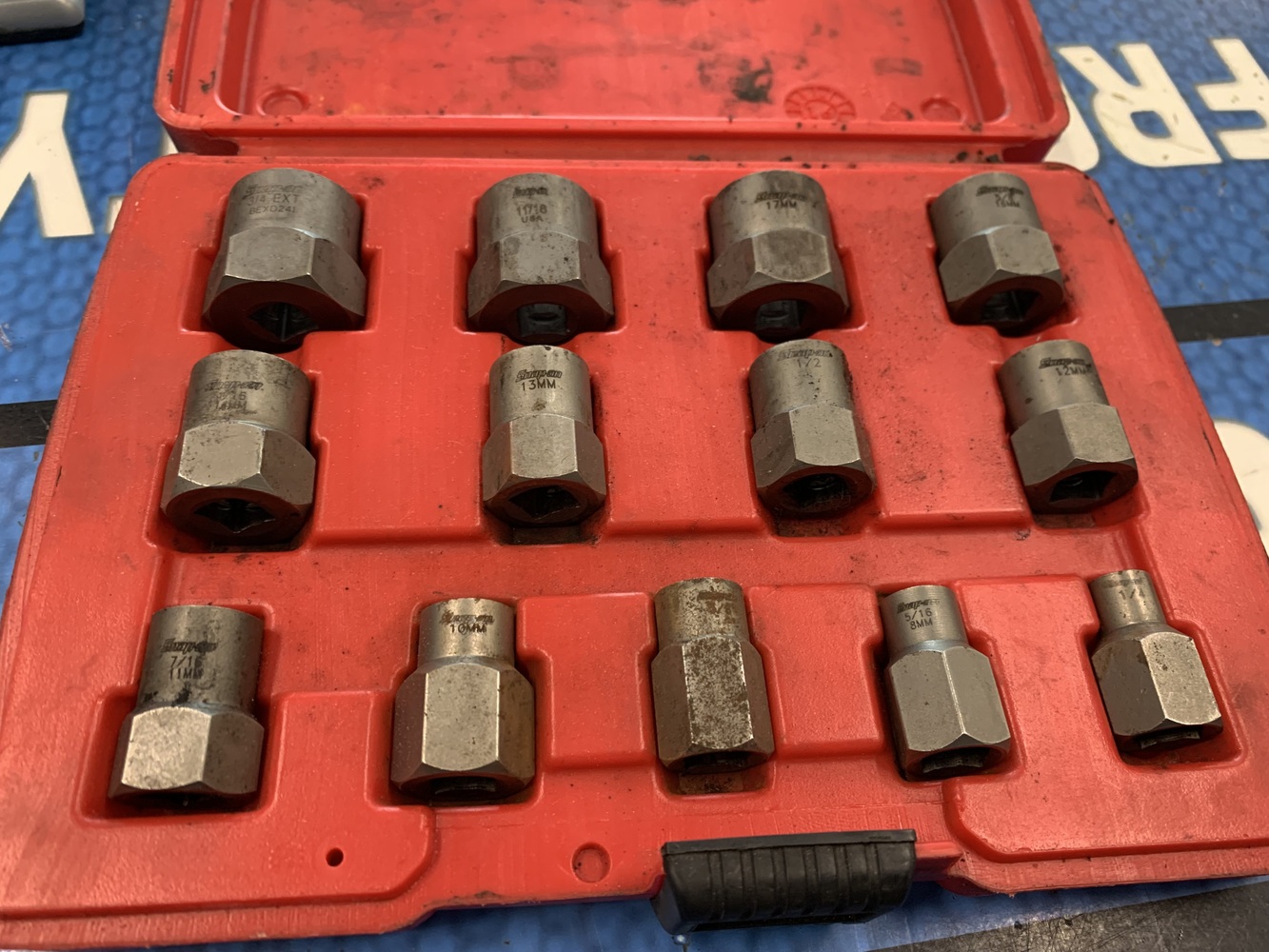 Snap-on USA BEX13A 13-Piece Bolt Extractor Set 1/4-3/4 8mm-19mm