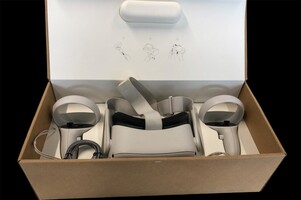 Oculus Quest 2 Standalone VR Set (177790133)