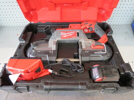  Milwaukee 2729-22  bandsaw with one battery and charger 