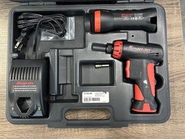 Snap-On CTS561CL Cordless Screwdriver Set w/Case, Light, Battery & Charger
