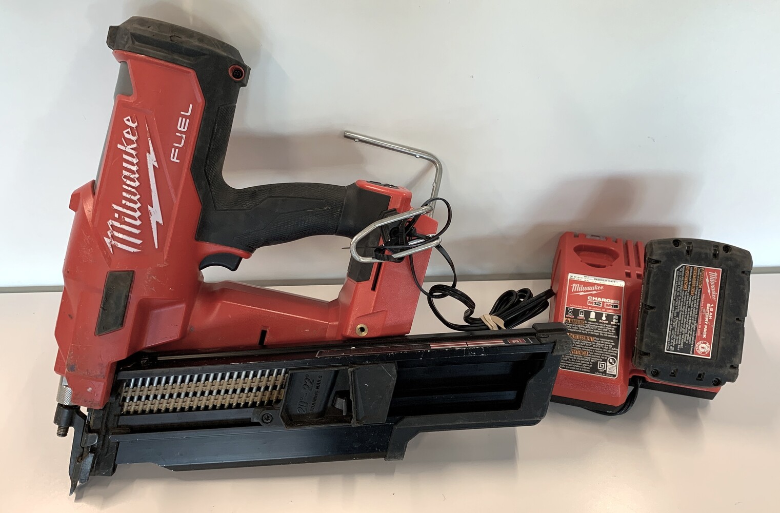 M18 Fuel M12 Milwaukee Nail Gun Milwaukee M18 FUEL 18-Volt Lithium