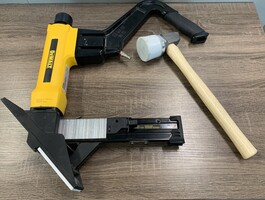 DeWalt 2 In 1 Pneumatic 15.5/ 16 Gauge Flooring Tool with Mallet Model DWFP12569