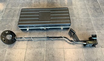  Whites DFX Spectrum E Series Metal Dectector With Case 