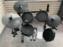  Alesis Turbo Drum Kit with Module and Two Pedals