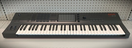 Akai MPC Key 61 Synthesizer