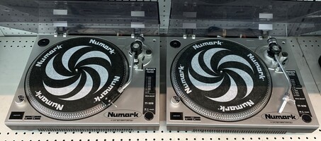 Numark TT-1510 Belt Drive Turntable Set of 2